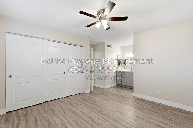 Building Photo - 5525 E Thomas Rd