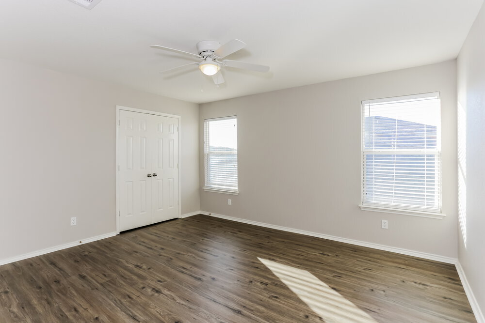 Building Photo - 7956 Meadow Spring Ln