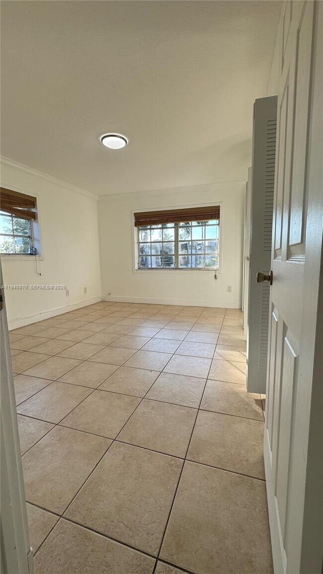 Building Photo - 8650 SW 109th Ave