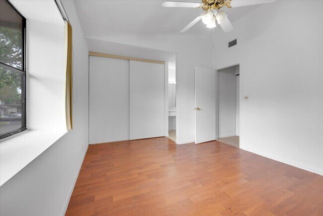 Building Photo - 4718 NW 82nd Ave