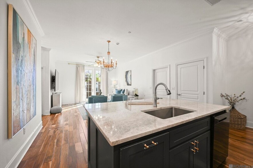 Building Photo - 7707 Bluebonnet Blvd