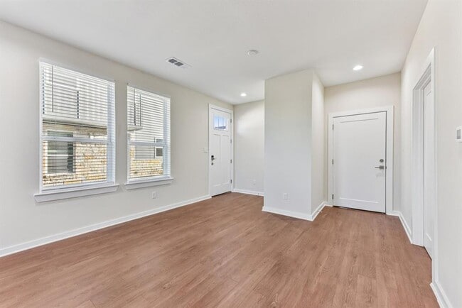 Building Photo - 17012 Marsh Wren Pass