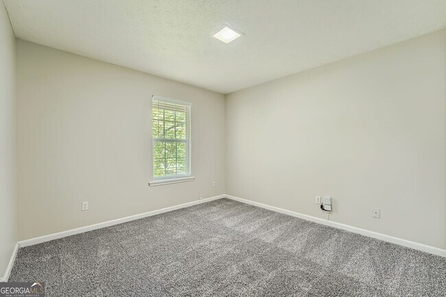 Building Photo - 493 Old Canton Rd