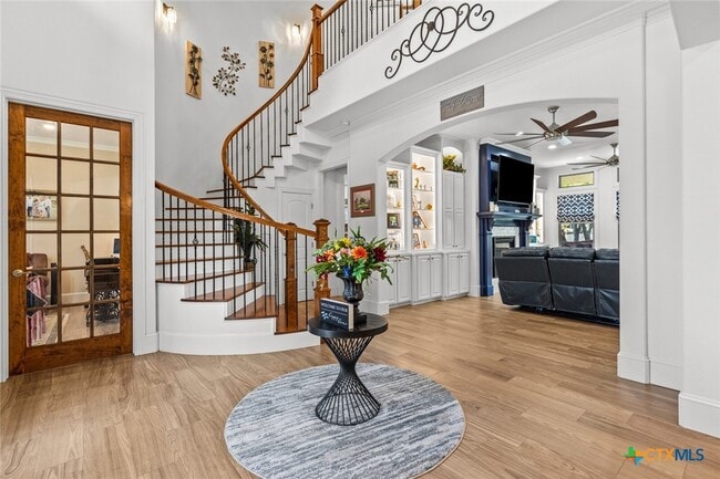 Building Photo - 1605 Alta Vista Loop