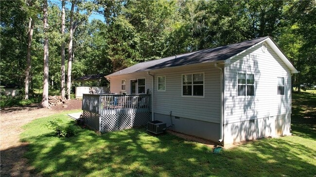 Building Photo - 186 River Trace Dr