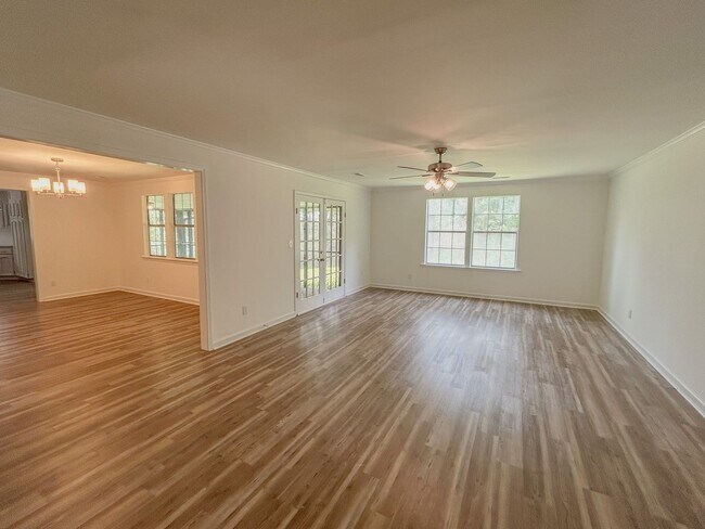 Building Photo - Now Leasing – Fully Renovated Home in Gunt...