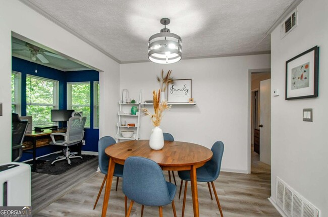 Building Photo - 5157 Roswell Rd