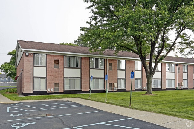 Building Photo - Tanglewood