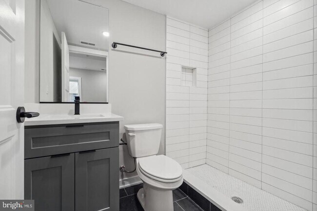 Building Photo - 3401 Hamilton St