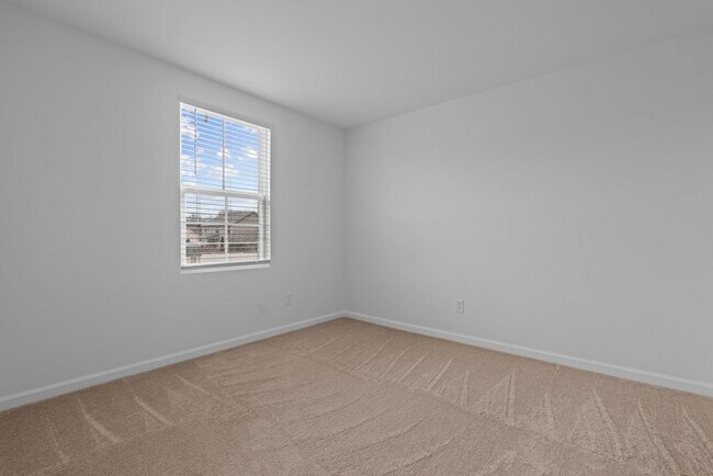 Building Photo - Small Dog Friendly Charming 4-Bedroom Home in Angier, NC