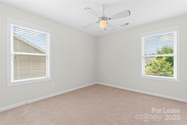 Building Photo - 1037 Jack Pine Rd