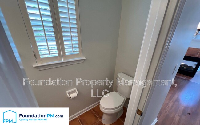 Building Photo - 1066 W Montebello Cir