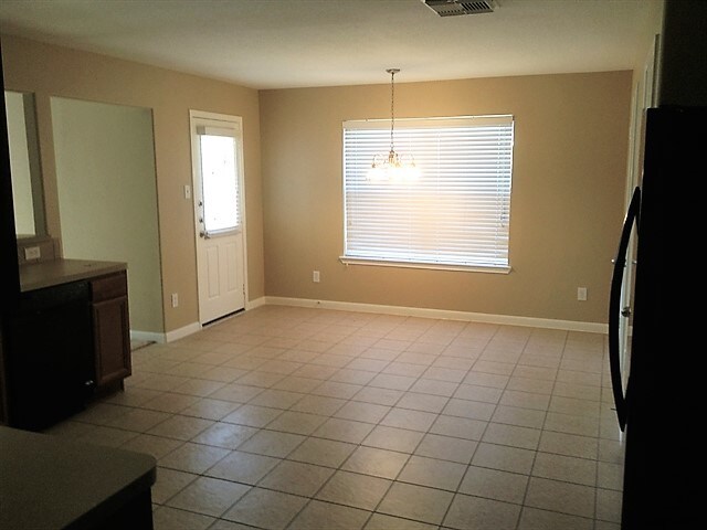 Building Photo - 22927 Lily Creek Dr