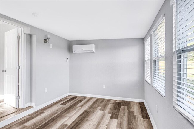 Building Photo - 4457 Chamber Ct