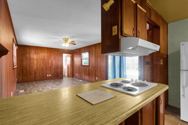 Building Photo - 2307 Woodland Ave