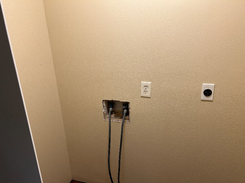 Building Photo - 2201 Fairchild St