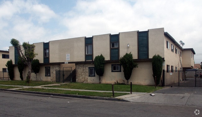 Building Photo - Brook Street Apartments