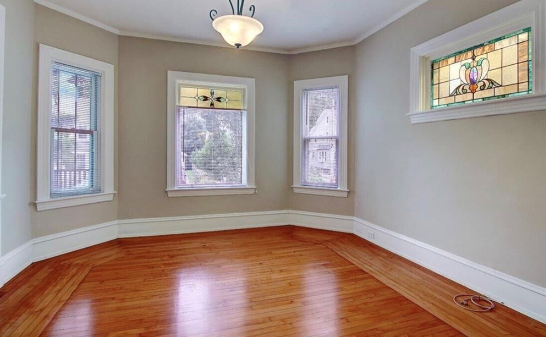 Building Photo - 173 Rochambeau Ave
