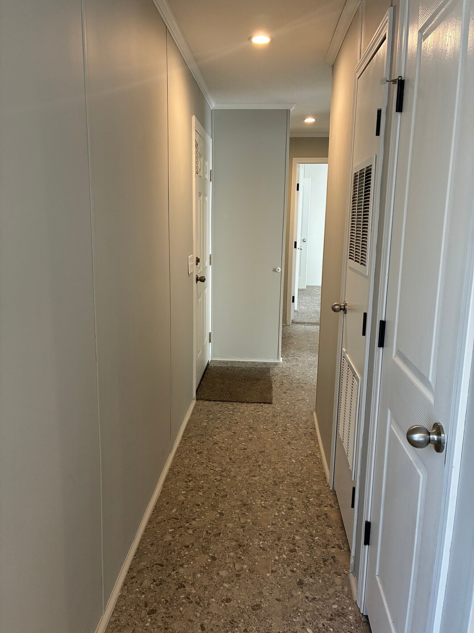 Building Photo - 333 E Lakewood Blvd