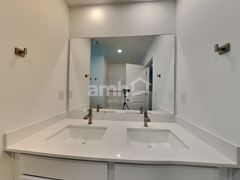 Building Photo - 5102 Turnstone St SE