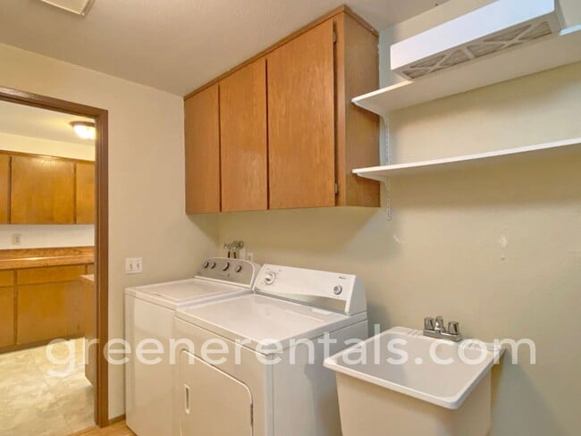 Building Photo - Coming Soon! 3BR 1.75BA Rambler in Olympia...