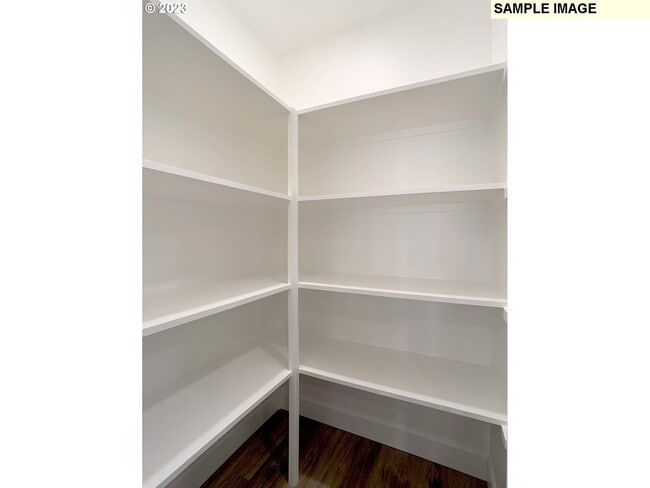 Building Photo - A Must see Hermiston Home!!