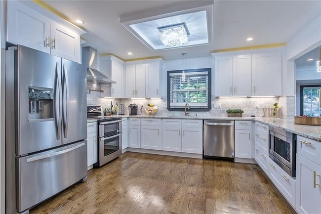 Building Photo - 6680 Williamson Dr NE