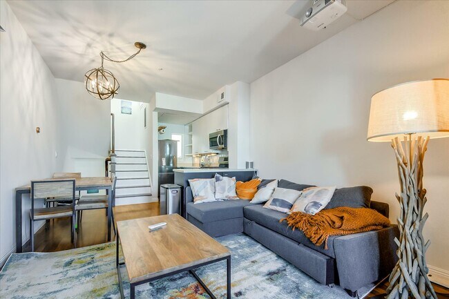 Primary Photo - 144 Langton St
