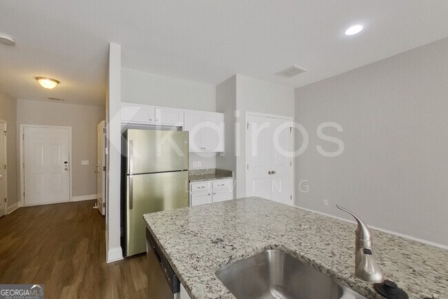 Building Photo - 106 Regis Way