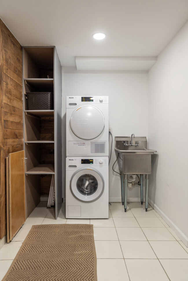 In-unit Laundry - 279 Lexington Ave