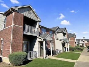 Building Photo - Castle Schools*********Large 2 Bedroom 2 Bath**********Newburgh Indiana Living