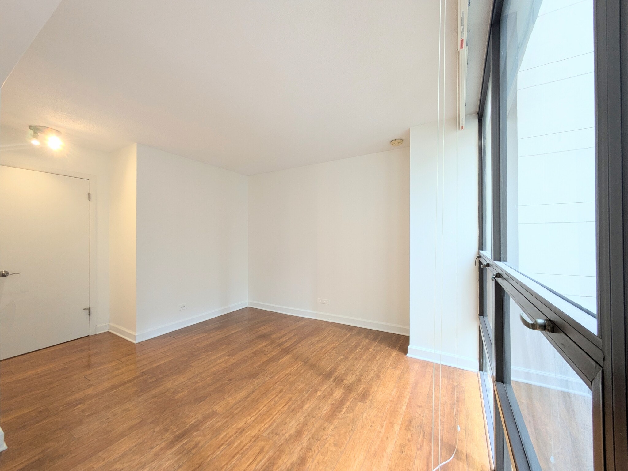 Building Photo - 230 E Ontario St