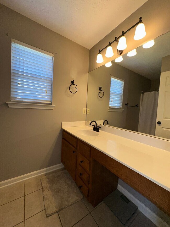 Building Photo - **COMING SOON!** Charming 3-Bedroom, 2-Bath Home in South Lexington! Attached Garage, W/D, Deck