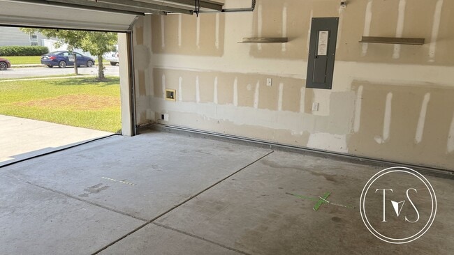 Building Photo - RATE DROP ALERT! (was $3000/month) and SUM...