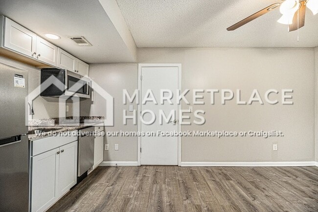 Building Photo - 5028 Chadwick Ct