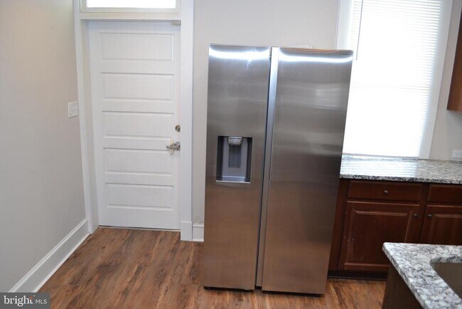 Building Photo - 200 W All Saints St