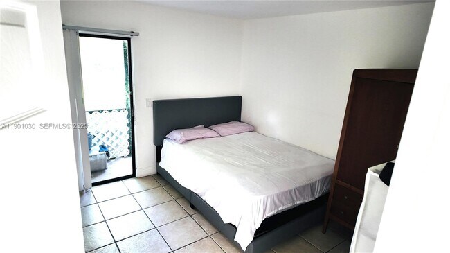 Building Photo - 3037 NW 118th Dr