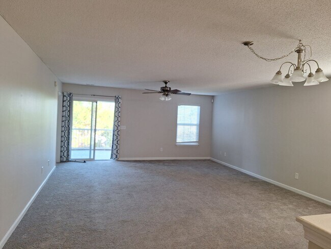 Building Photo - Marvelous Three Bedroom Home in Lake Carolina!