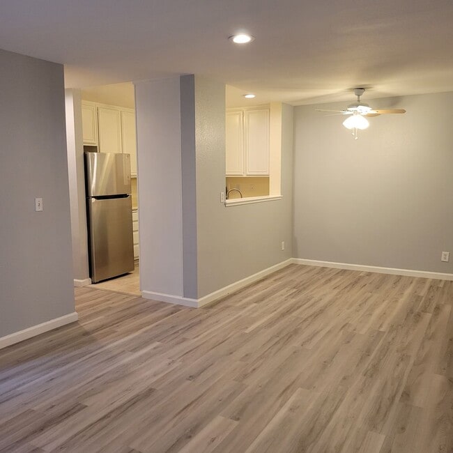 Building Photo - 2 Bedroom, 2 Bathroom Condo for Rent in Ma...