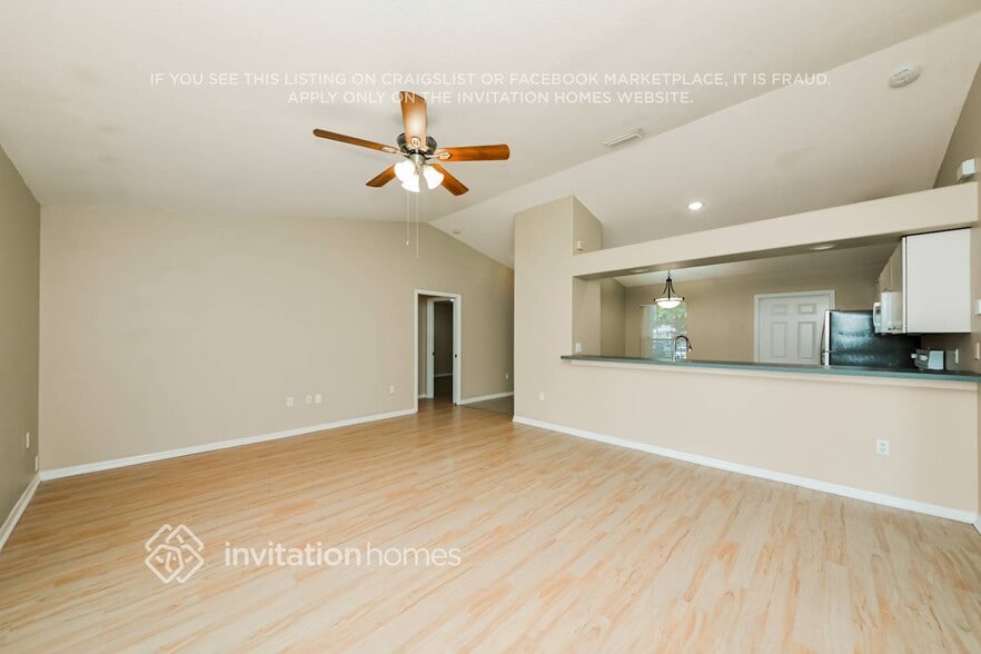 Building Photo - 4923 23rd St E