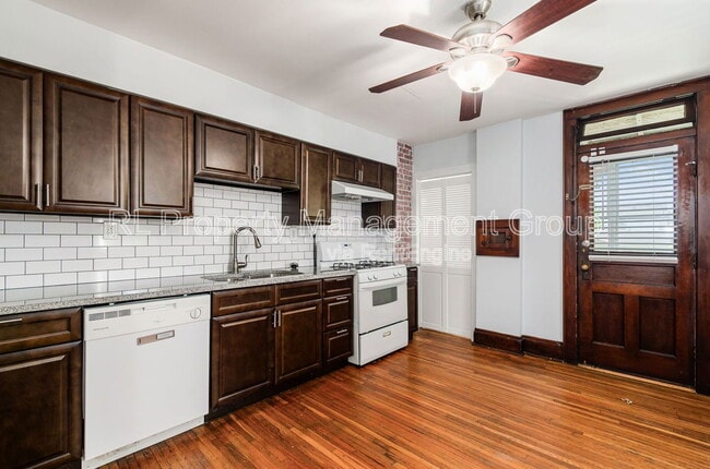 Building Photo - 247 E Jenkins Ave