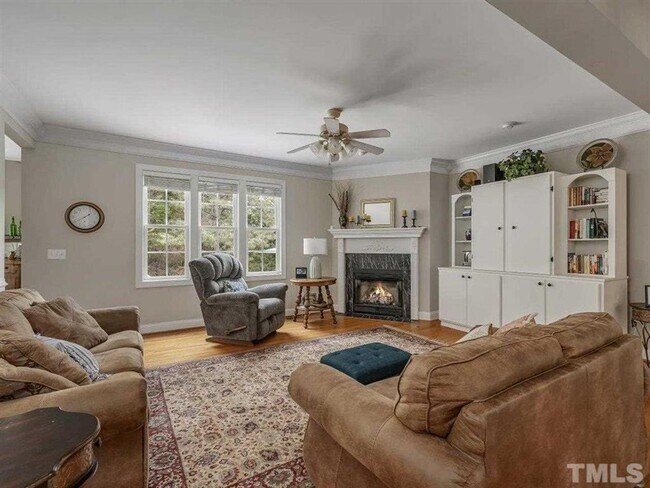 Building Photo - Beautiful Luxury Home In A Gated Community...