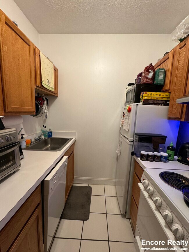 Building Photo - 111 Norway St