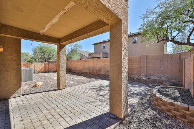 Building Photo - 3 bed 2.5 bath in most preferred Phoenix area