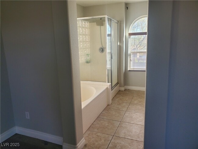 Building Photo - 10236 Vickers St