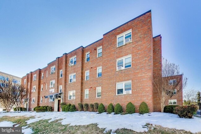 Building Photo - 1724 N Quinn St
