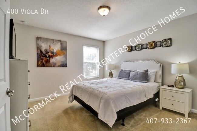 Building Photo - 400 Viola Dr