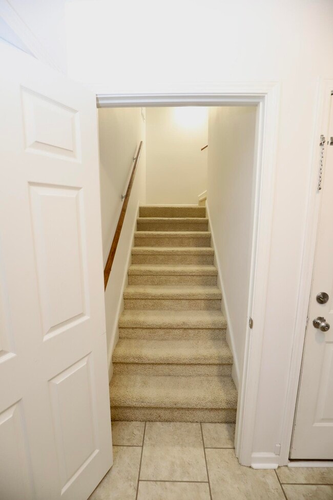 Building Photo - 3065 Temple Rd