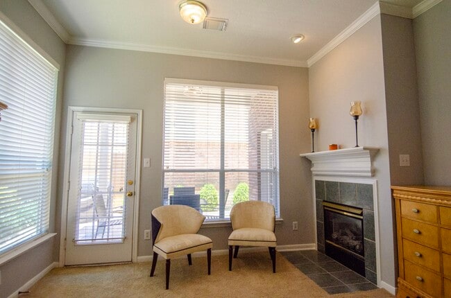 Building Photo - 1211 Campton Ct