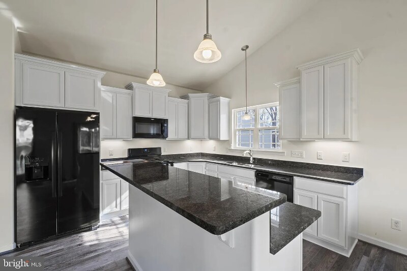 Building Photo - 104 Ridgeway St